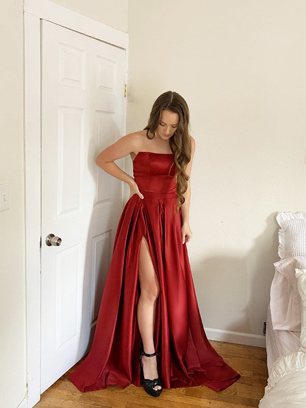 Vestidos sin tirantes, sin mangas y con cola de cepillo de satén